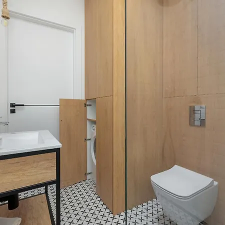 Cheerful Lesmiana Garnizon Estate By Renters * Gdaňsk