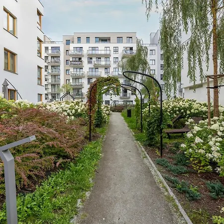 Apartmán Cheerful Lesmiana Garnizon Estate By Renters *