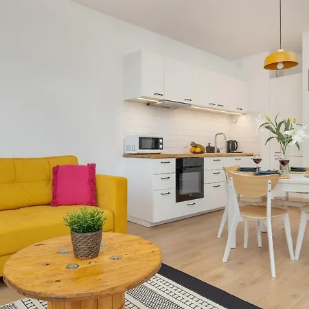 Cheerful Lesmiana Garnizon Estate By Renters 公寓 格但斯克