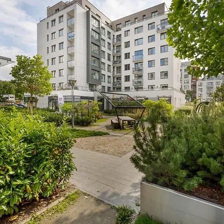 Cheerful Lesmiana Garnizon Estate By Renters