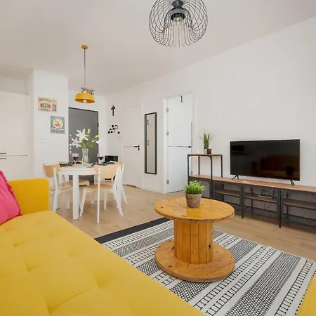 Cheerful Leśmiana Garnizon Estate By Renters