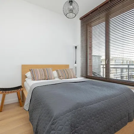 Cheerful Lesmiana Garnizon Estate By Renters * Gdańsk