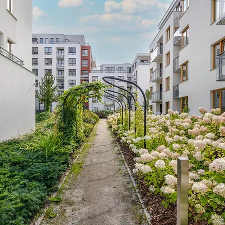 Cheerful Lesmiana Garnizon Estate By Renters דירה גדנסק