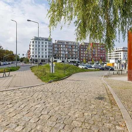 Cheerful Leśmiana Garnizon Estate By Renters Apartament *