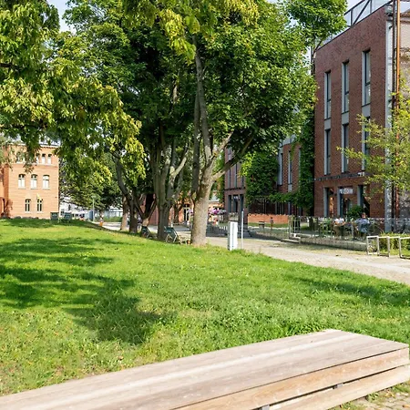 Cheerful Leśmiana Garnizon Estate By Renters Apartament *