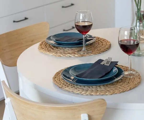 Appartement Cheerful Lesmiana Garnizon Estate By Renters *