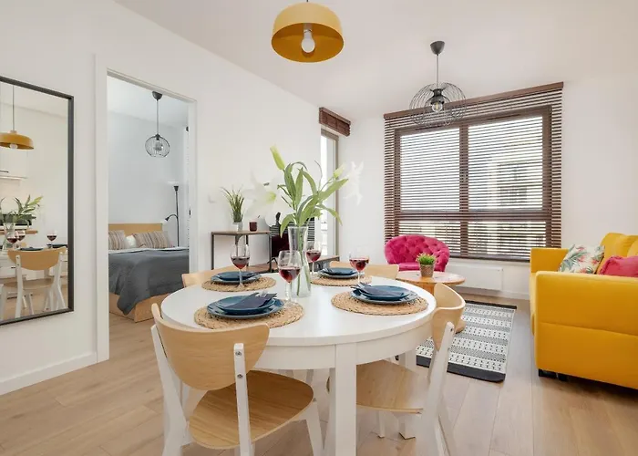 Cheerful Lesmiana Garnizon Estate By Renters Daire Gdansk