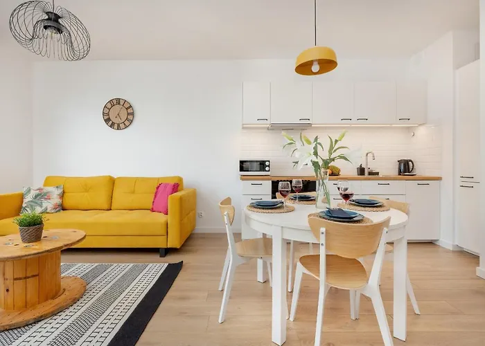 Cheerful Lesmiana Garnizon Estate By Renters Daire Gdansk
