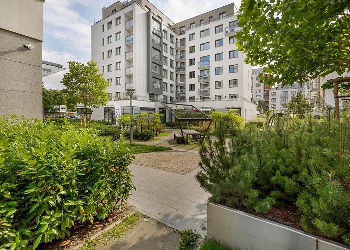 Cheerful Lesmiana Garnizon Estate By Renters