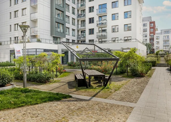 Cheerful Lesmiana Garnizon Estate By Renters *