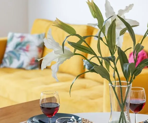 Cheerful Lesmiana Garnizon Estate By Renters Daire Gdansk