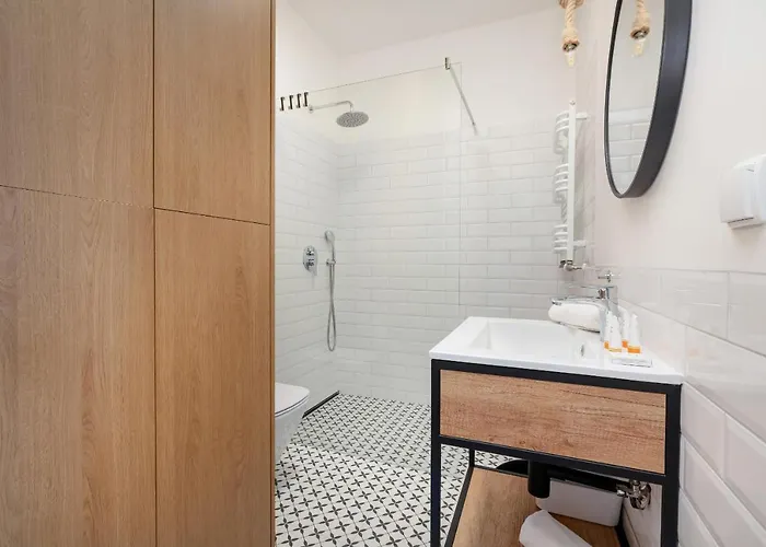 Cheerful Lesmiana Garnizon Estate By Renters *