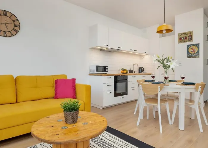 Cheerful Lesmiana Garnizon Estate By Renters Daire Gdansk