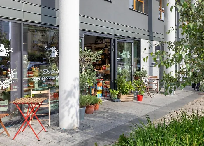 Cheerful Lesmiana Garnizon Estate By Renters