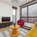 Cheerful Lesmiana Garnizon Estate By Renters * Gdaňsk
