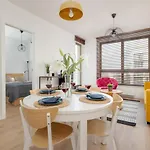 Cheerful Lesmiana Garnizon Estate By Renters Apartmán Gdaňsk