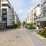 Cheerful Lesmiana Garnizon Estate By Renters Apartmán *