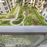 Cheerful Lesmiana Garnizon Estate By Renters Apartmán