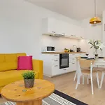 Cheerful Lesmiana Garnizon Estate By Renters Apartmán Gdaňsk