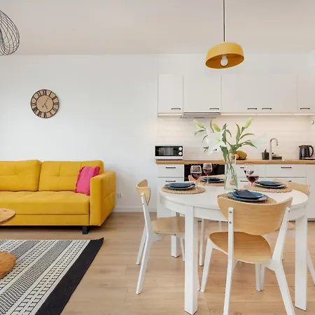 Cheerful Lesmiana Garnizon Estate By Renters 아파트 그단스크